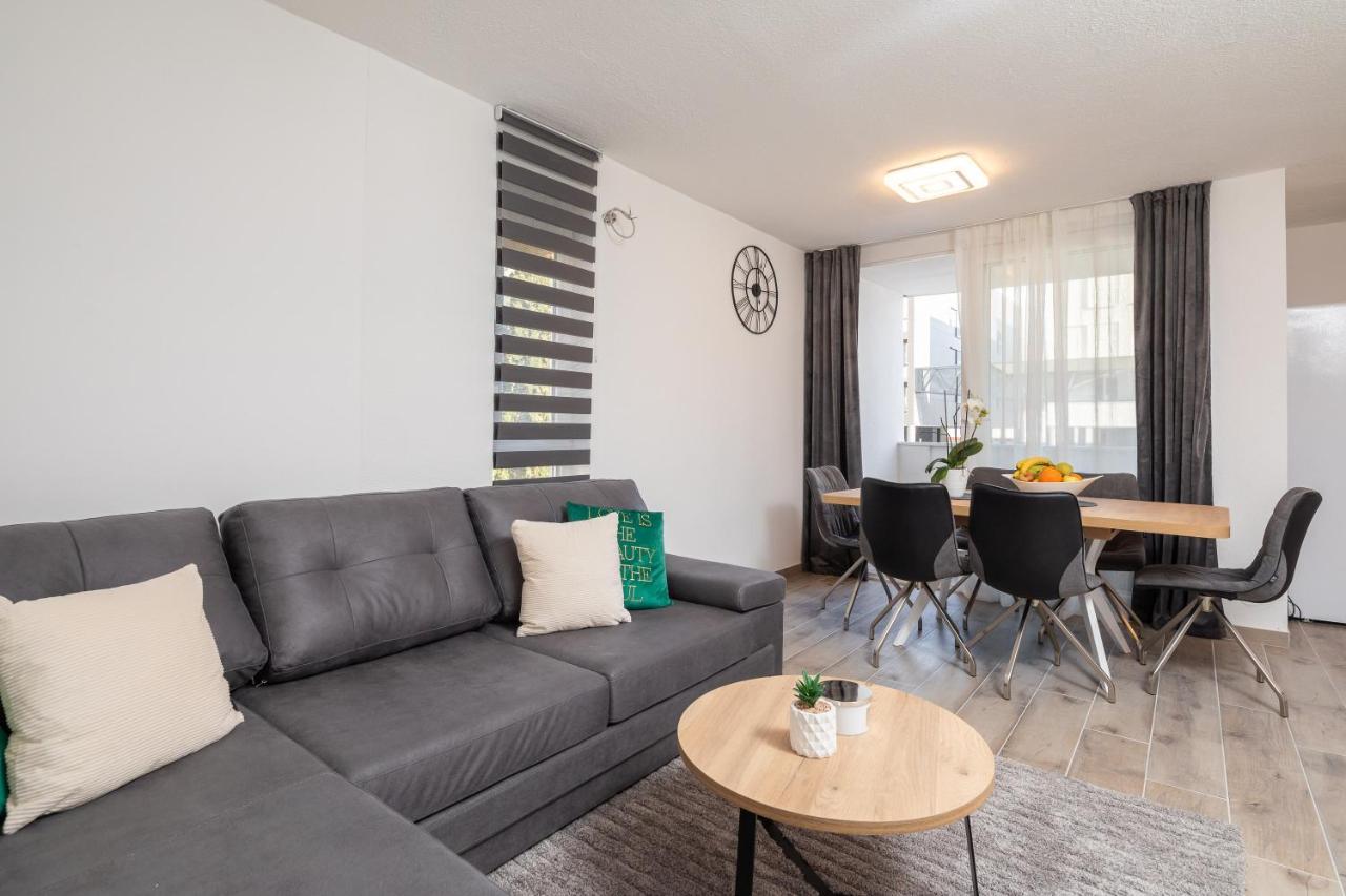 River Park Apartments Omis Exterior photo