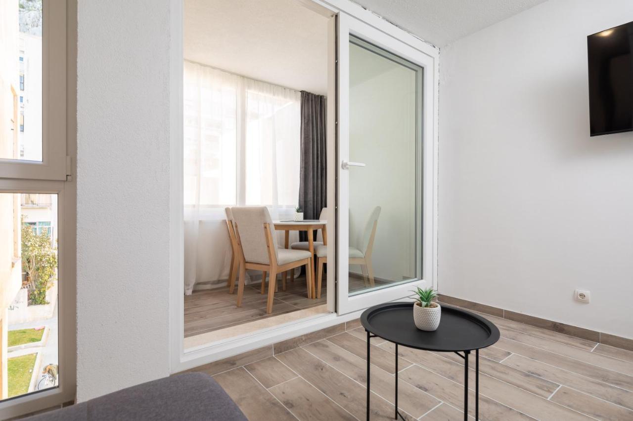 River Park Apartments Omis Exterior photo