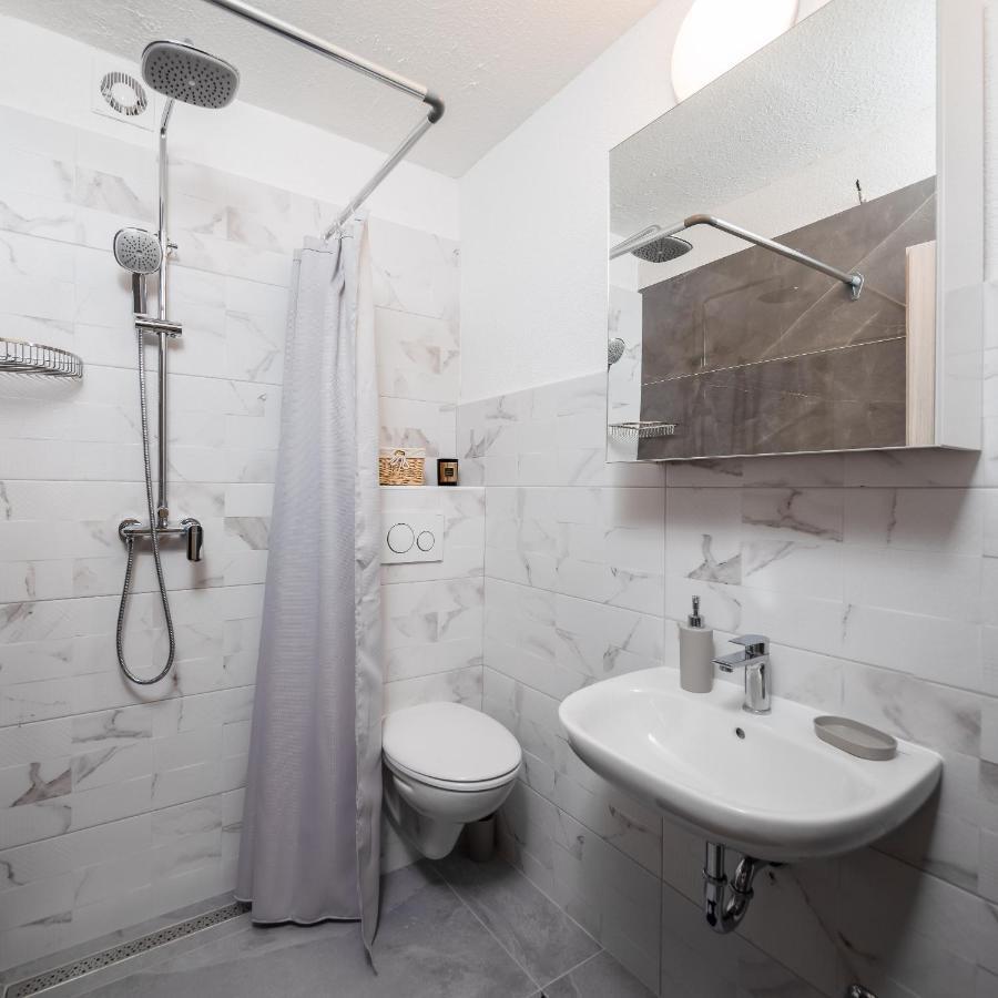River Park Apartments Omis Exterior photo