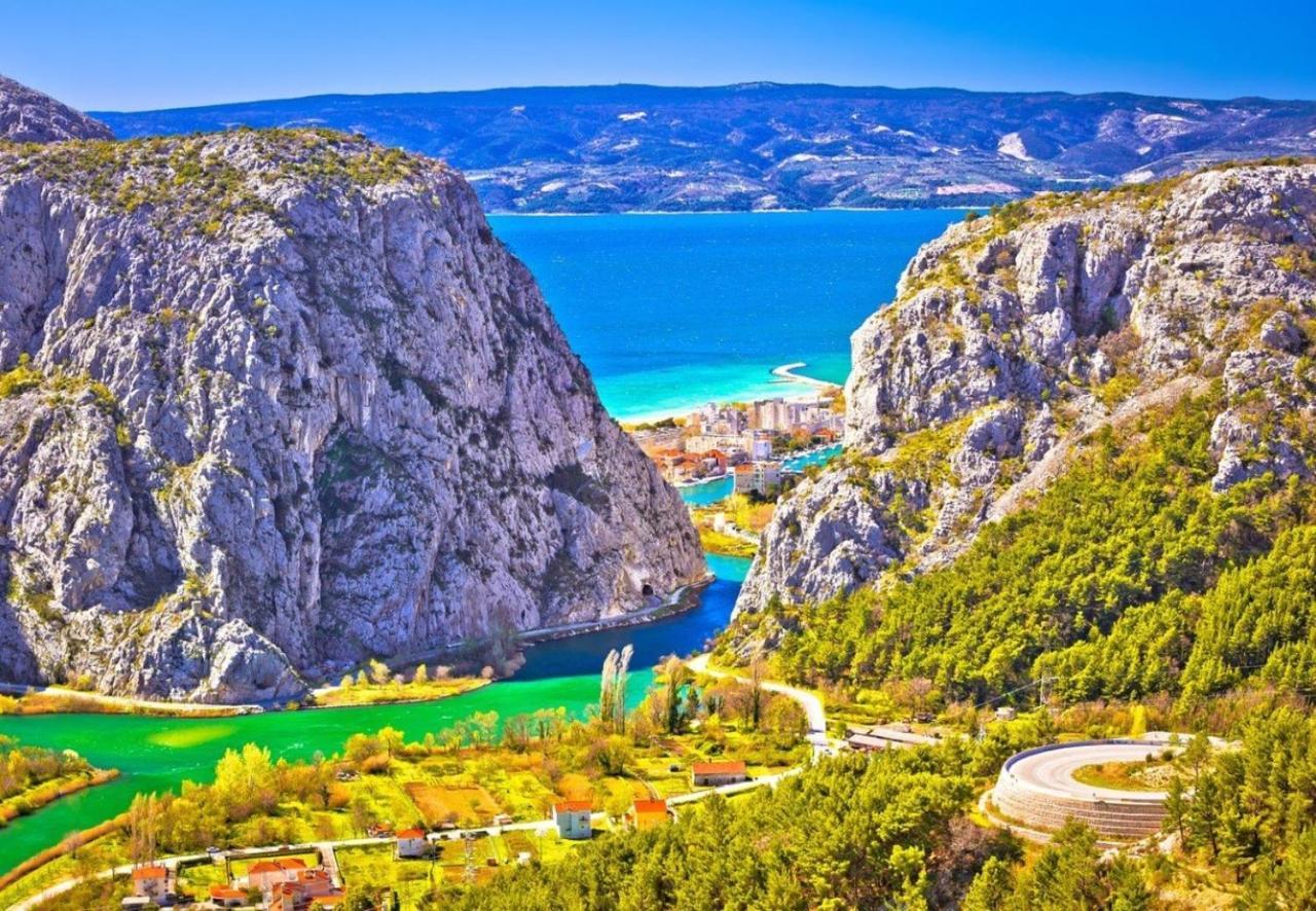 River Park Apartments Omis Exterior photo